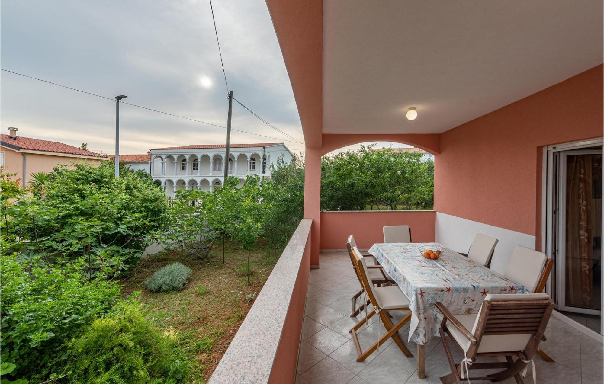 Lovely Apartment In Vir With Kitchen Exteriör bild